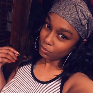 Meet your Posher, Danielle